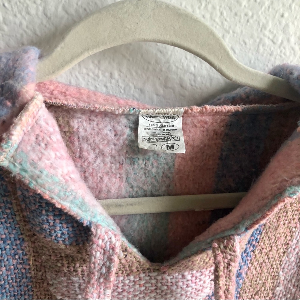 Pastel colored Baja hoodie size medium - Picture 3 of 6